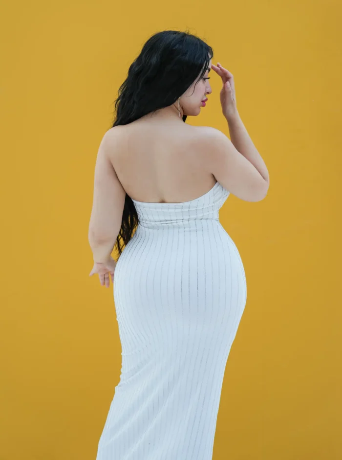 Long strapless dress with straight stone lines - Image 3