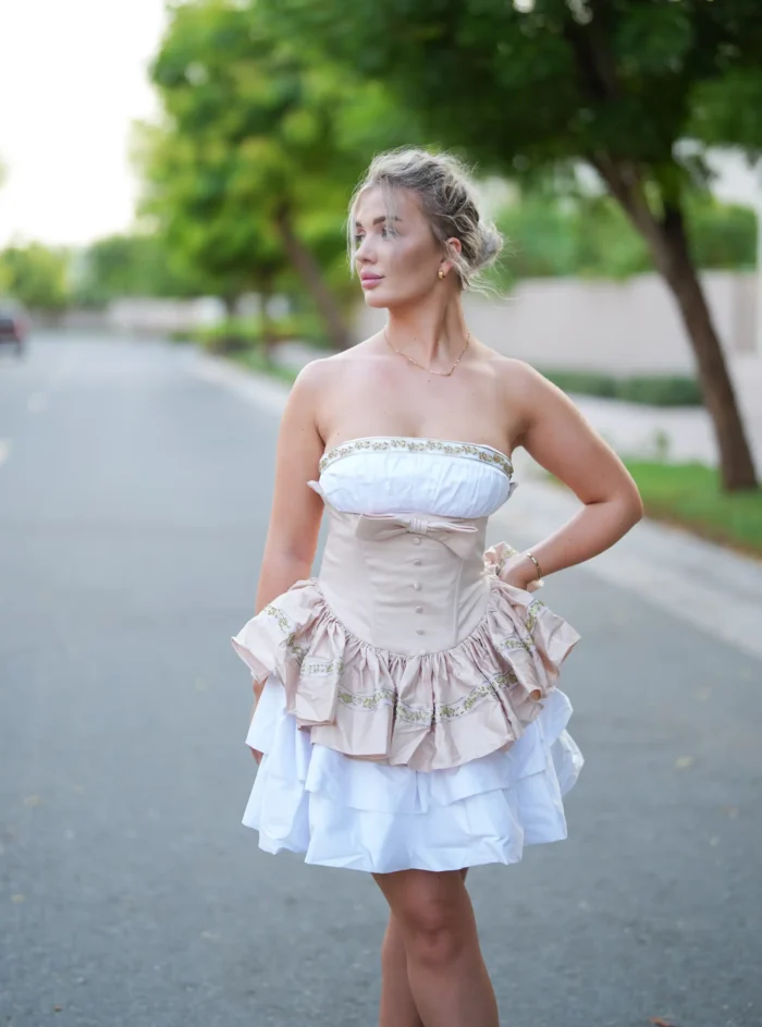 Short dress with two layers of ruffled fabric - Image 3