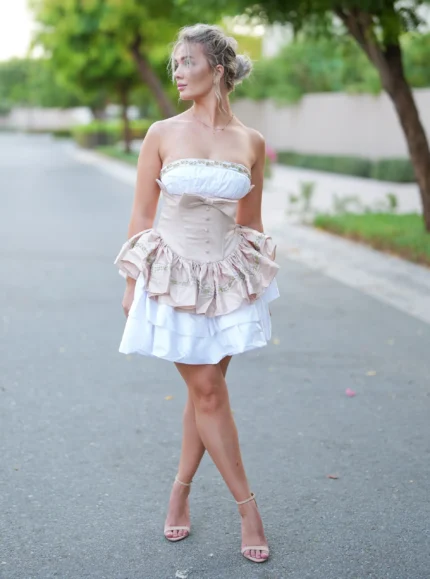 Short dress with two layers of ruffled fabric