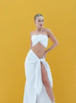 Skirt with tie and short shirt adorned with flowers - Image 3