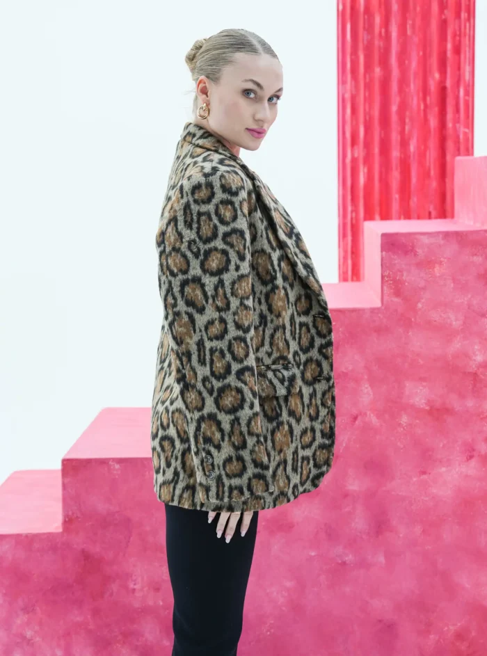 Winter jacket with leopard print - Image 4